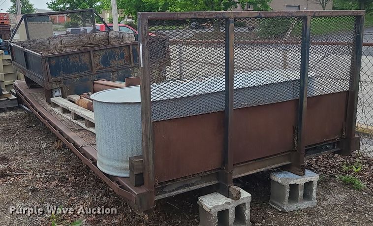 image for item LE9096 Flatbed