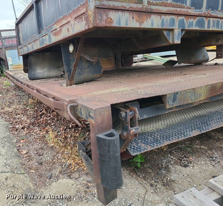 image for item LE9096 Flatbed