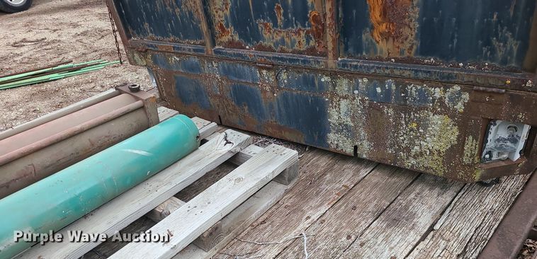 image for item LE9096 Flatbed