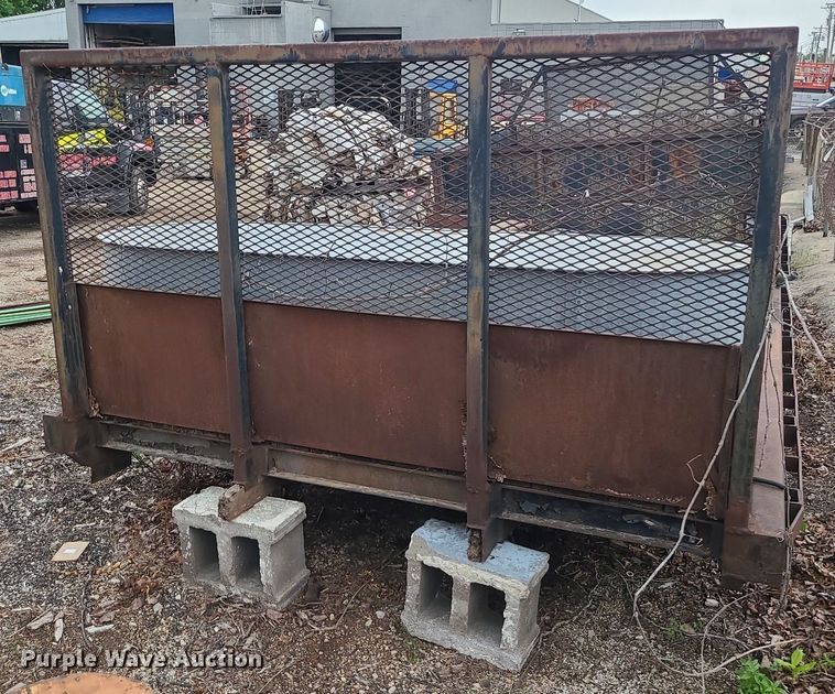 image for item LE9096 Flatbed