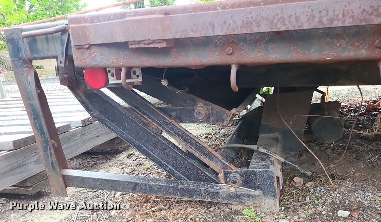 image for item LE9096 Flatbed