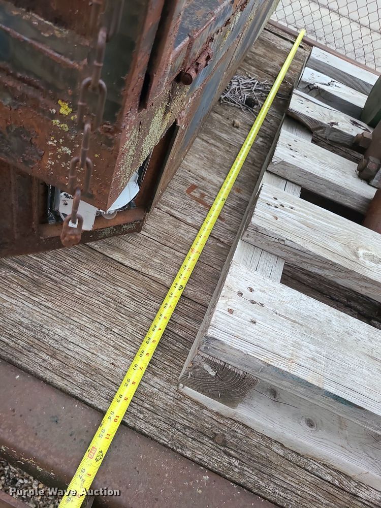 image for item LE9096 Flatbed