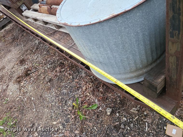 image for item LE9096 Flatbed