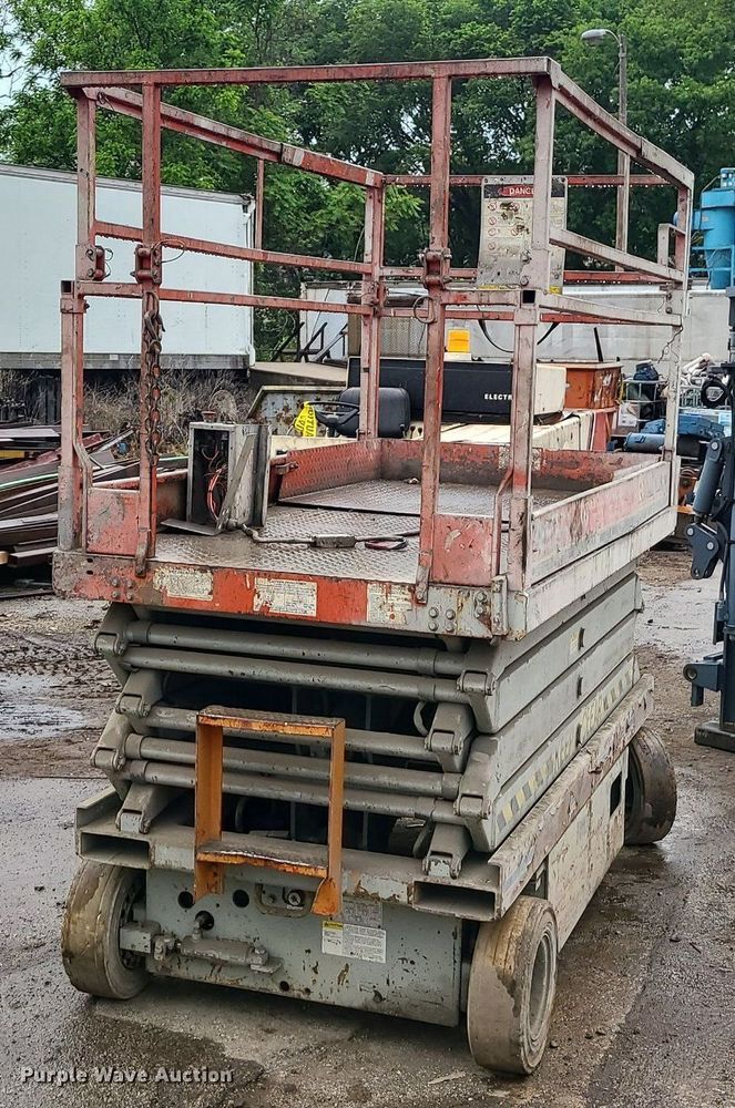 image for item LE9097 1997 Skyjack SJ-4626  scissor lift