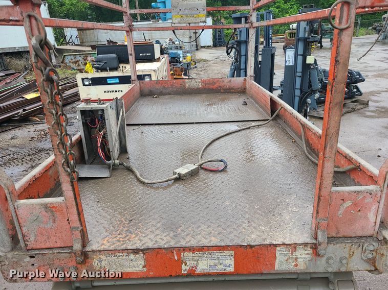 image for item LE9097 1997 Skyjack SJ-4626  scissor lift