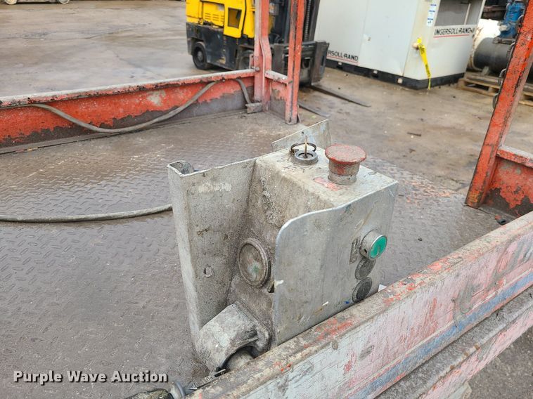 image for item LE9097 1997 Skyjack SJ-4626  scissor lift