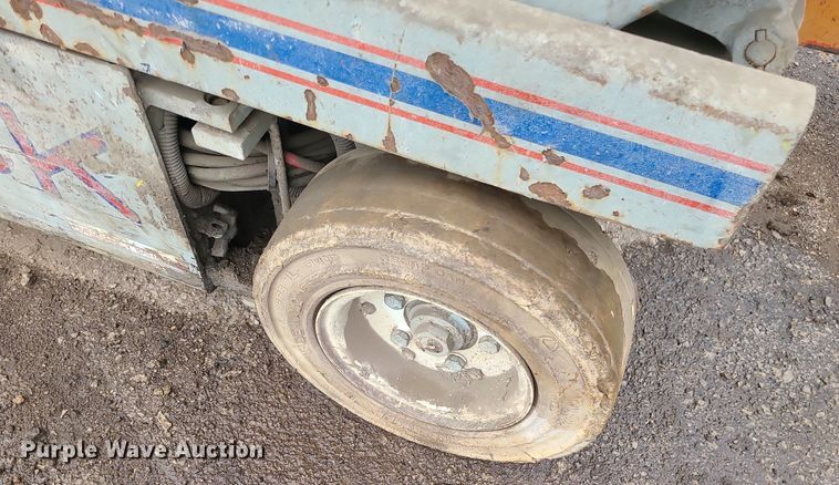 image for item LE9097 1997 Skyjack SJ-4626  scissor lift