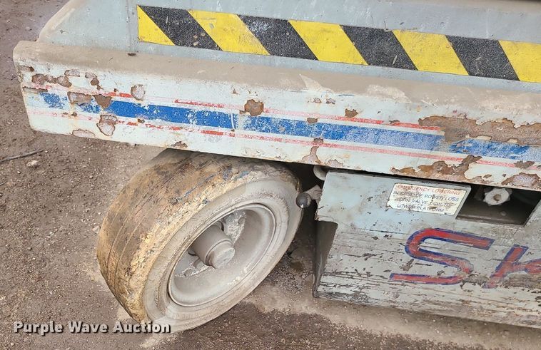 image for item LE9097 1997 Skyjack SJ-4626  scissor lift