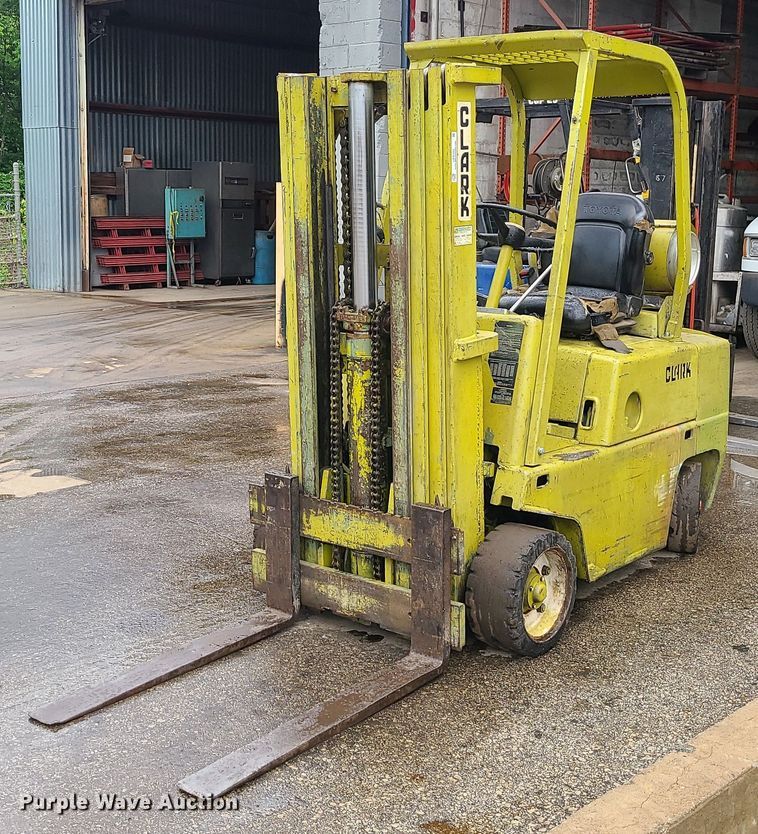 image for item LE9101 Clark C500-50  forklift