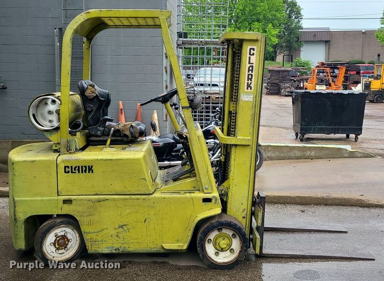 image for item LE9101 Clark C500-50  forklift