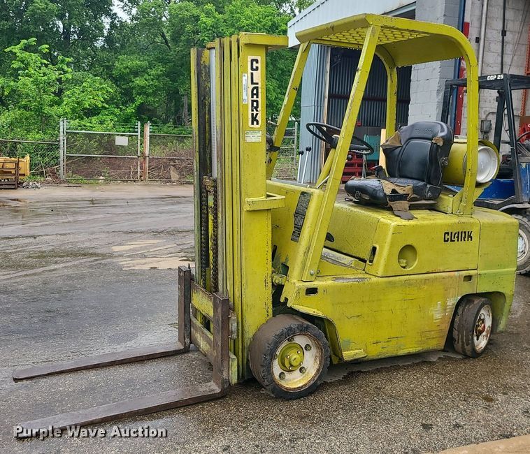 image for item LE9101 Clark C500-50  forklift