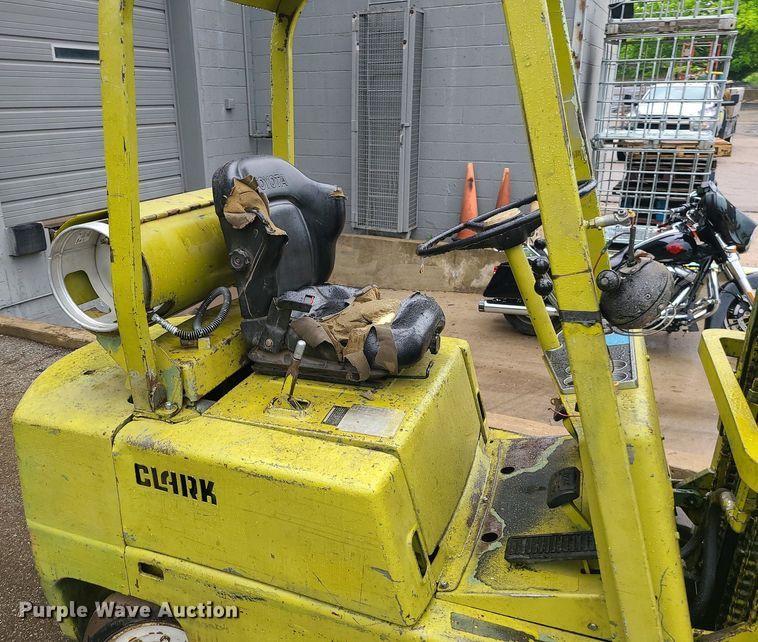 image for item LE9101 Clark C500-50  forklift