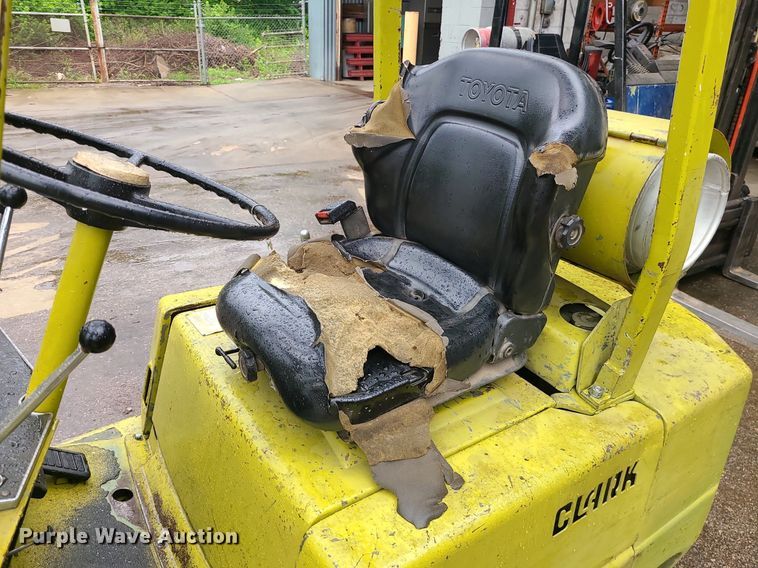 image for item LE9101 Clark C500-50  forklift