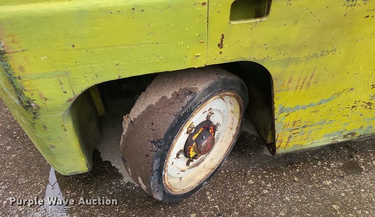 image for item LE9101 Clark C500-50  forklift