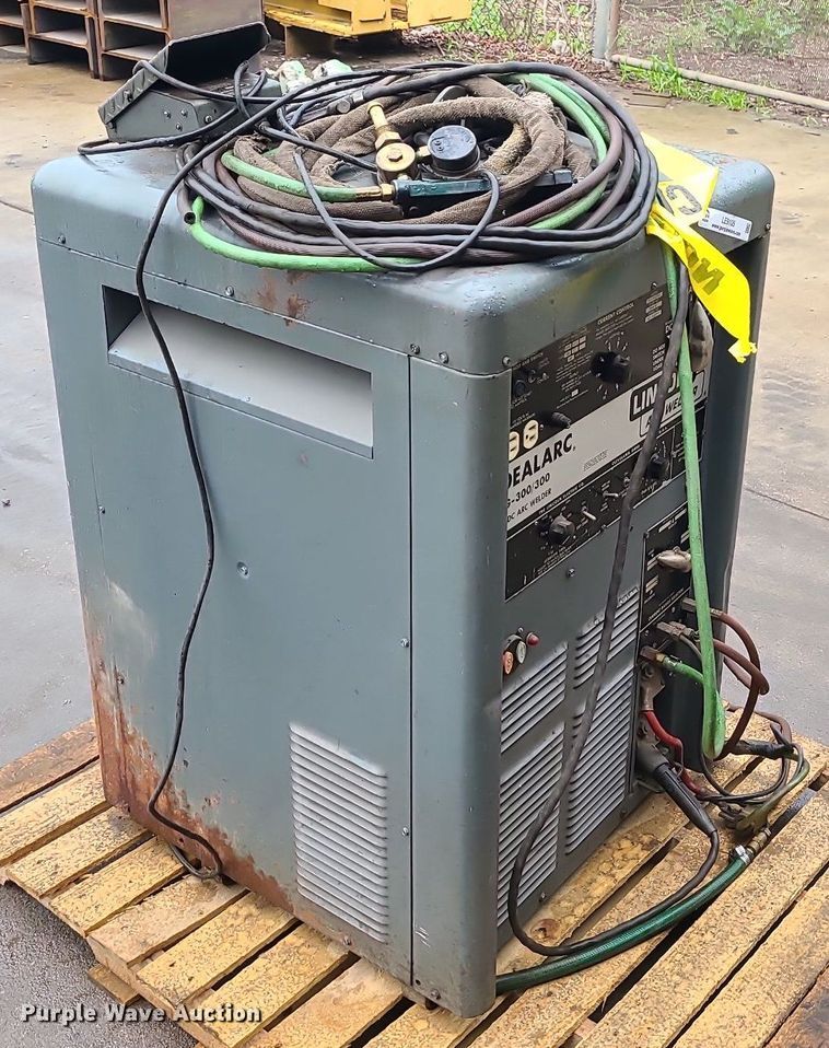 image for item LE9105 Lincoln Idealarc TIG-300/300  welder