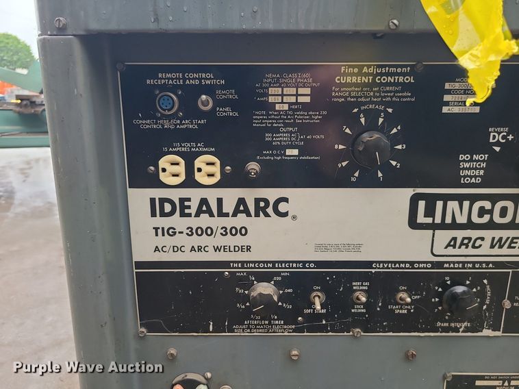 image for item LE9105 Lincoln Idealarc TIG-300/300  welder