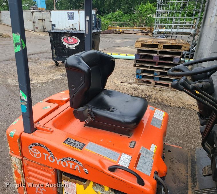 image for item LE9108 Toyota 7FBEU18  forklift