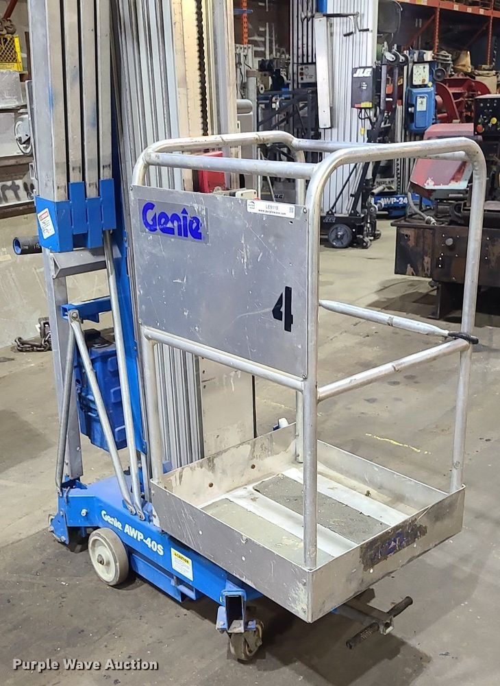 image for item LE9110 Genie AWP-40S  vertical lift