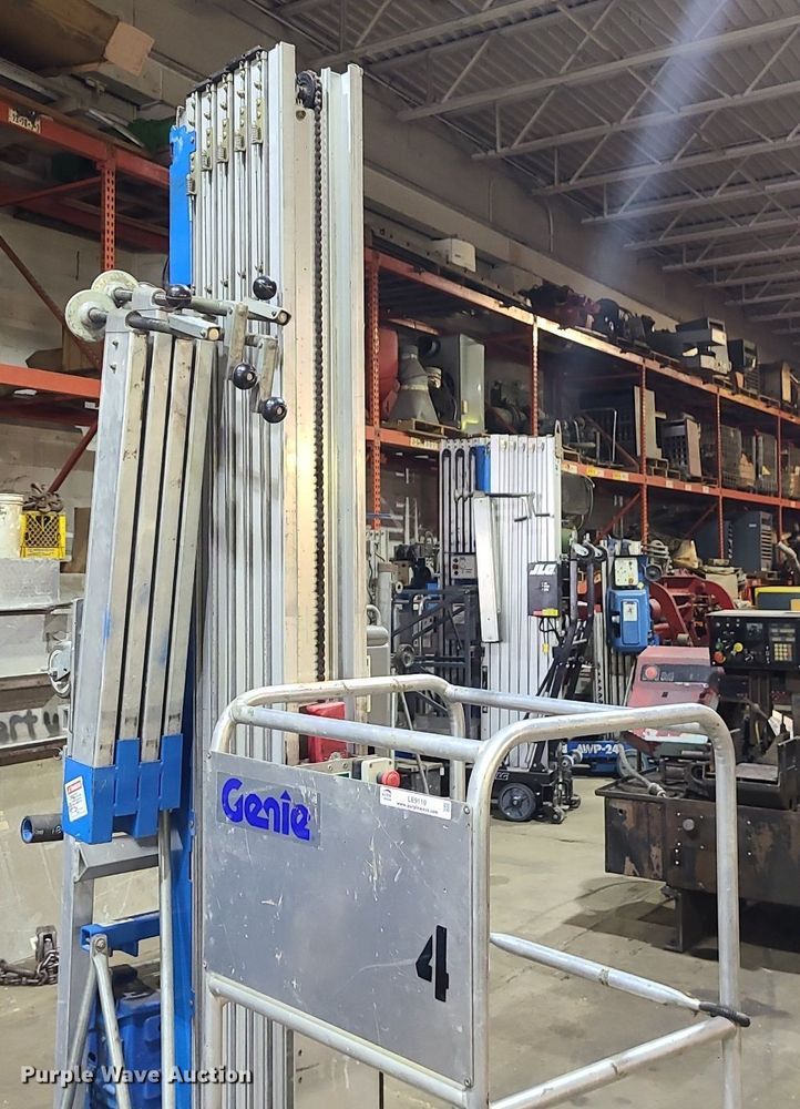 image for item LE9110 Genie AWP-40S  vertical lift
