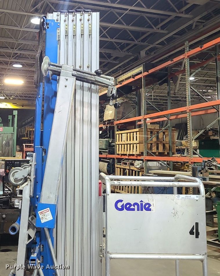 image for item LE9110 Genie AWP-40S  vertical lift