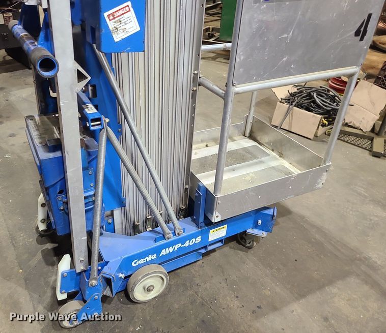 image for item LE9110 Genie AWP-40S  vertical lift
