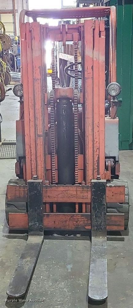 image for item LE9113 Yale C51C-050  forklift