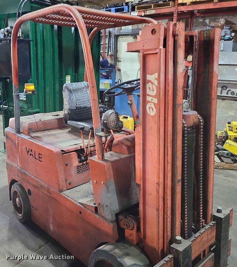 image for item LE9113 Yale C51C-050  forklift
