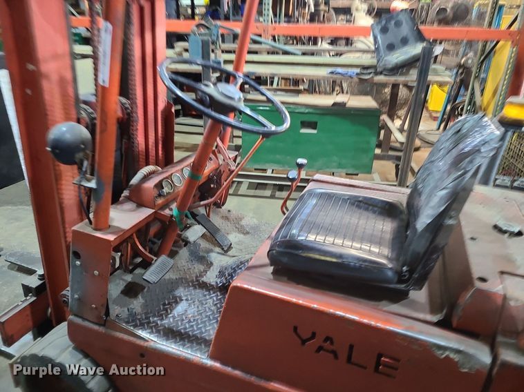 image for item LE9113 Yale C51C-050  forklift