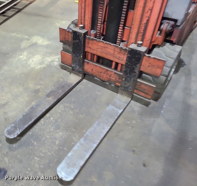 image for item LE9113 Yale C51C-050  forklift