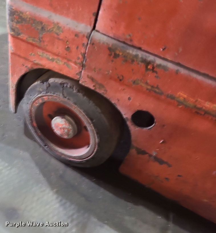 image for item LE9113 Yale C51C-050  forklift