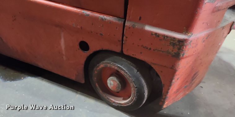 image for item LE9113 Yale C51C-050  forklift