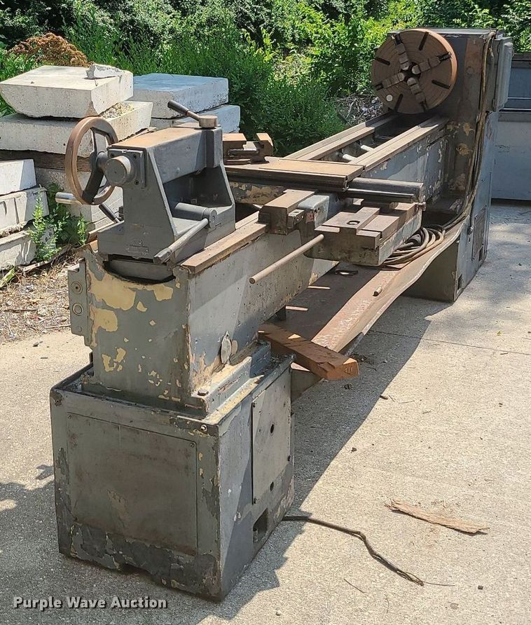 image for item LE9115 Summit  metal lathe