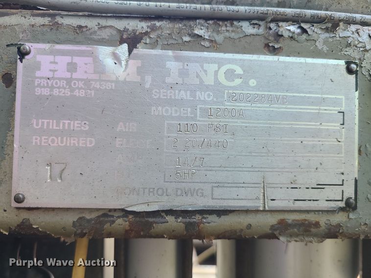 image for item LE9117 HEM 1200A  bandsaw