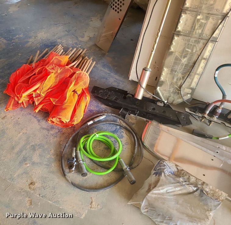 image for item LE9119 Truck parts and accessories