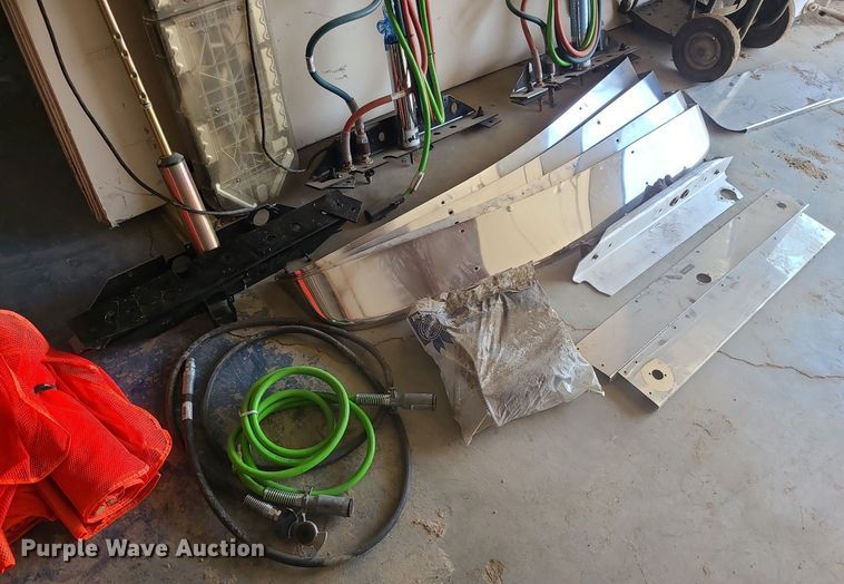 image for item LE9119 Truck parts and accessories