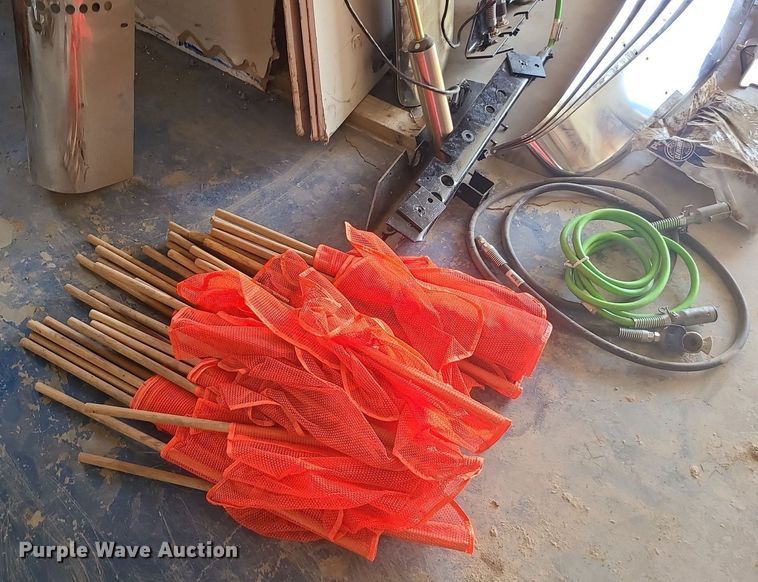 image for item LE9119 Truck parts and accessories