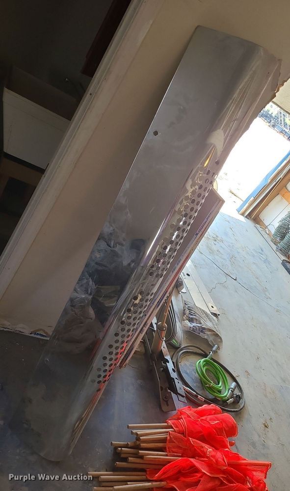 image for item LE9119 Truck parts and accessories