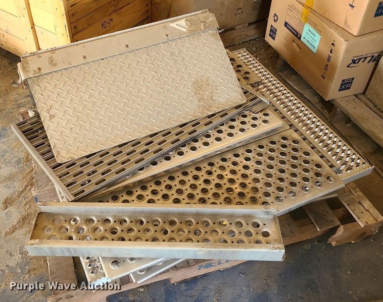 image for item LE9119 Truck parts and accessories