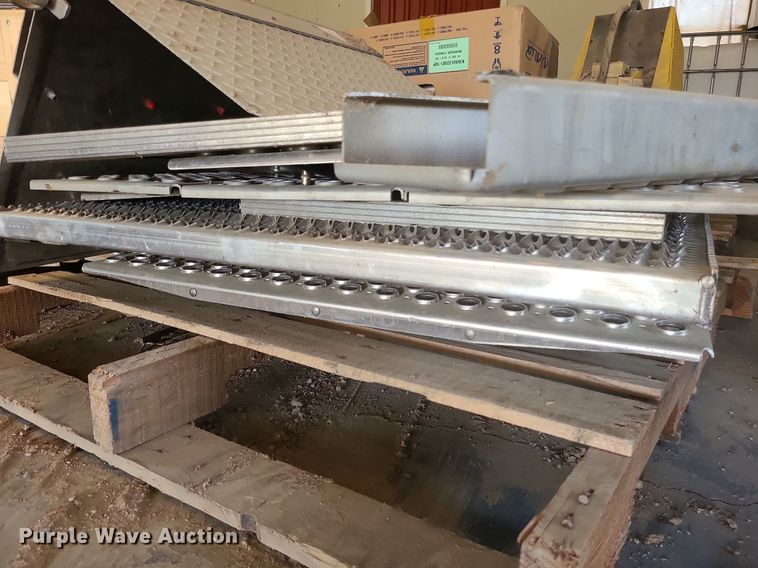 image for item LE9119 Truck parts and accessories