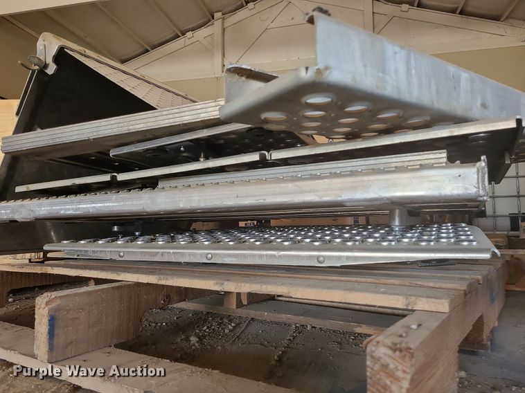 image for item LE9119 Truck parts and accessories