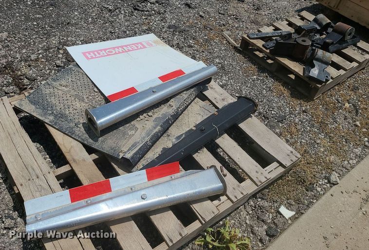 image for item LE9119 Truck parts and accessories