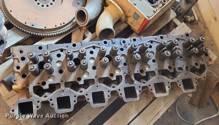 image for item LE9121 Truck parts