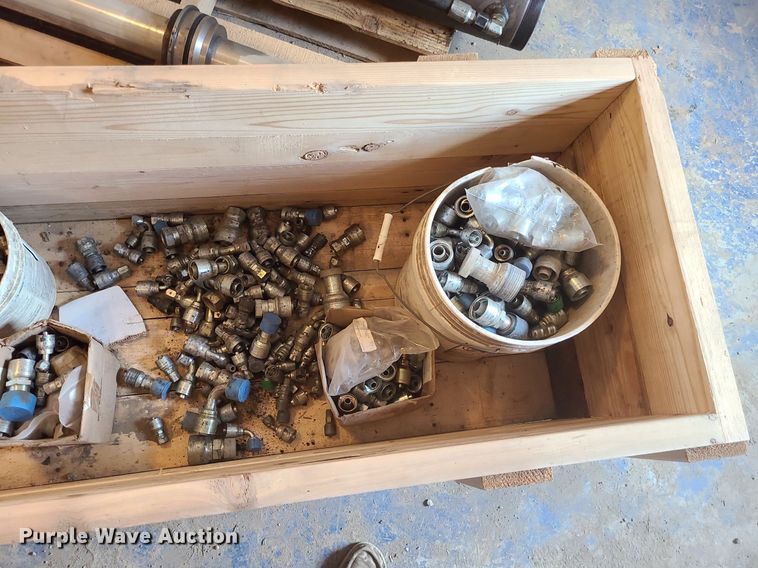 image for item LE9121 Truck parts