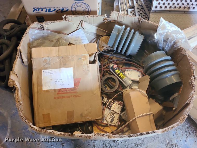 image for item LE9121 Truck parts