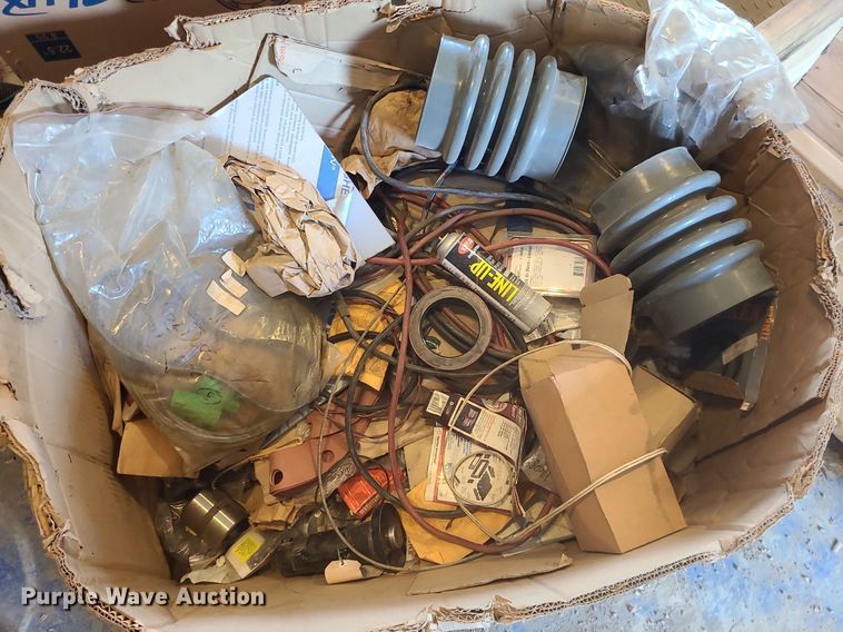 image for item LE9121 Truck parts