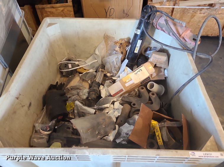 image for item LE9121 Truck parts