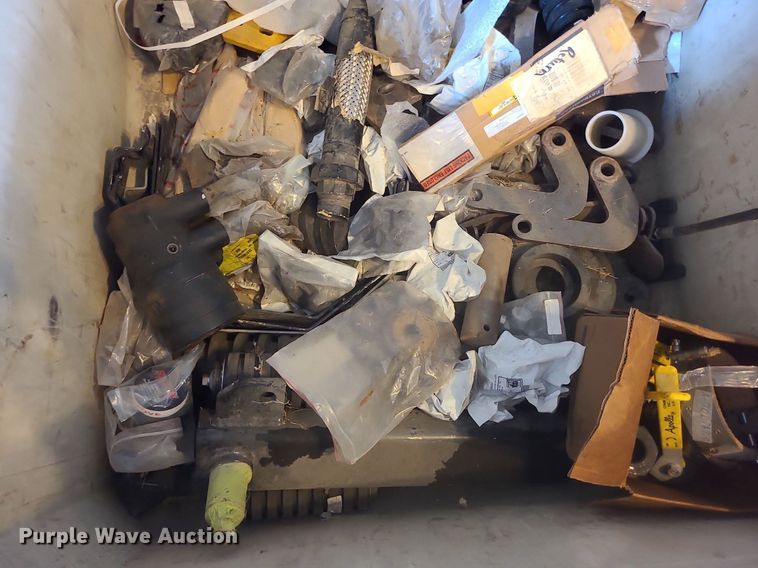 image for item LE9121 Truck parts