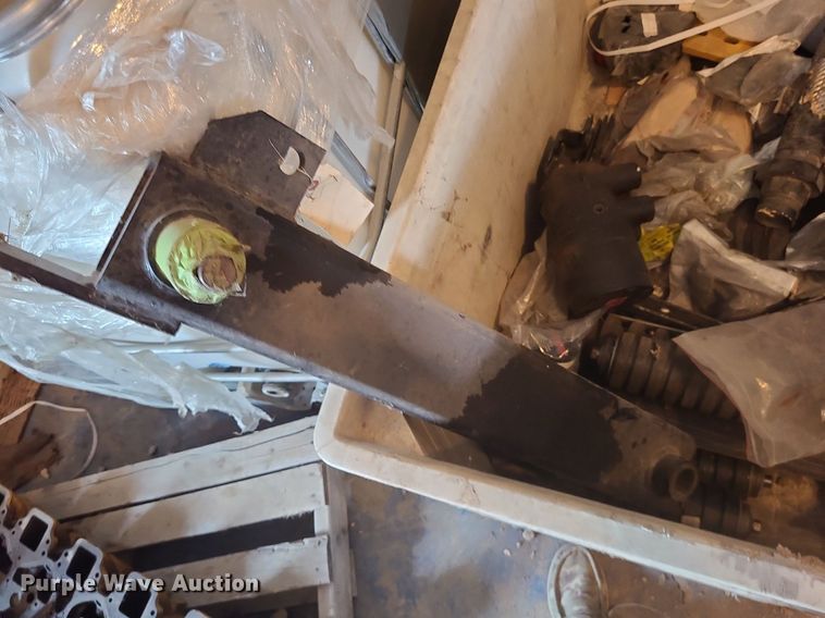 image for item LE9121 Truck parts