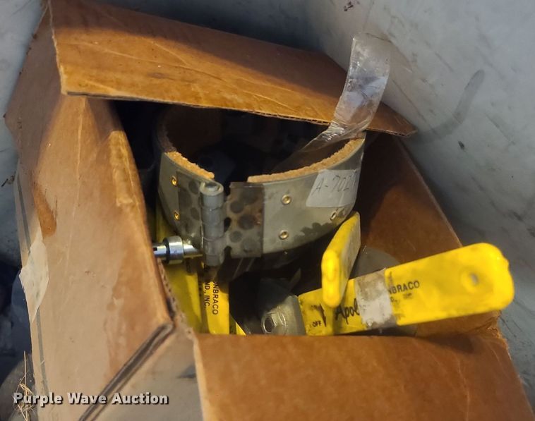 image for item LE9121 Truck parts