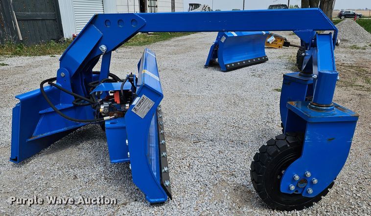 image for item LE9397 2022 Top Cat SSSG72  skid steer grader